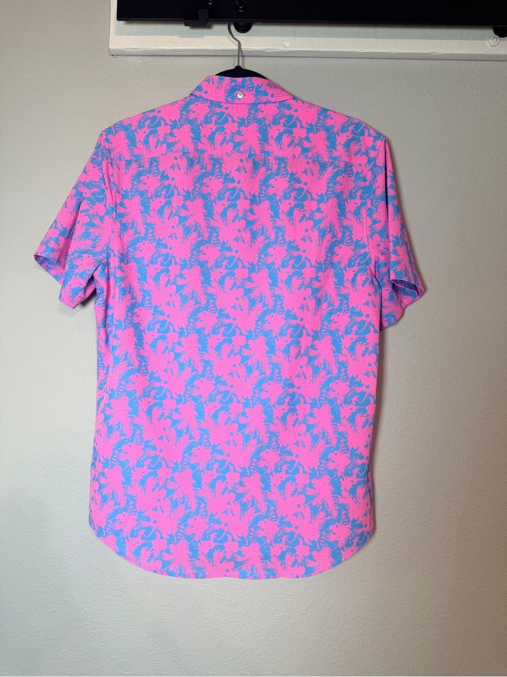 Chubbies Mens Short Sleeve Button Up Shirt Small Blue Pink Floral Bright - Picture 4 of 7